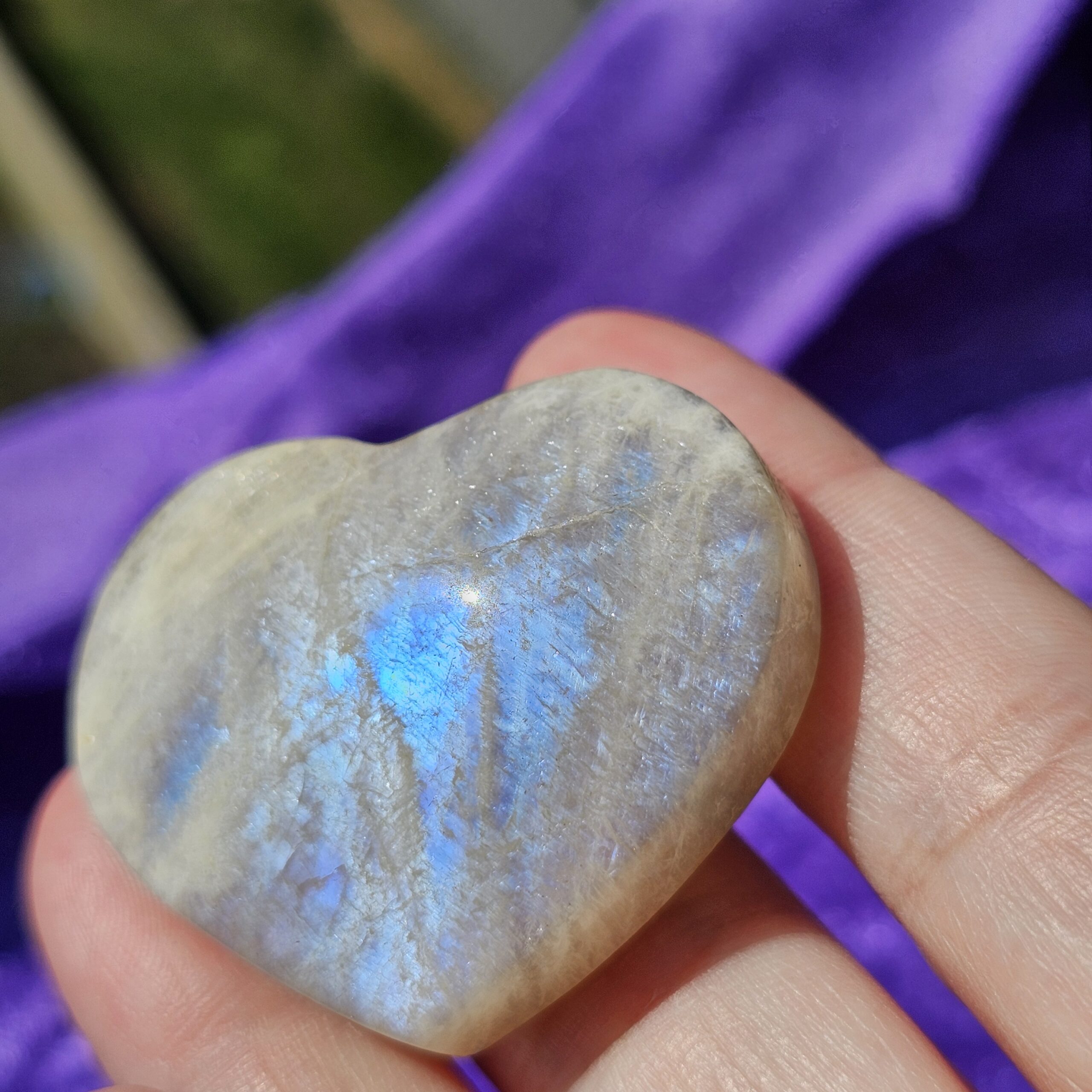 Moonstone Heart Carving - Image 3
