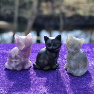 Figurines & Carvings